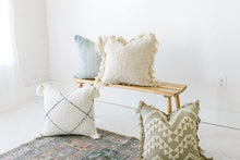 Load image into Gallery viewer, Gili White Stitch