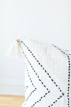 Load image into Gallery viewer, Gili White Tassel