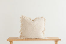 Load image into Gallery viewer, Gili Natural Stitch