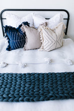 Load image into Gallery viewer, throw pillows bed