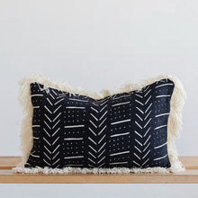 Load image into Gallery viewer, lumbar throw pillow black for couch
