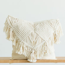 Load image into Gallery viewer, macrame throw pillow