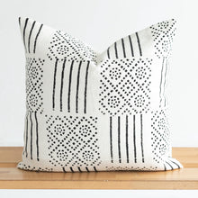Load image into Gallery viewer, mud cloth throw pillows with black print